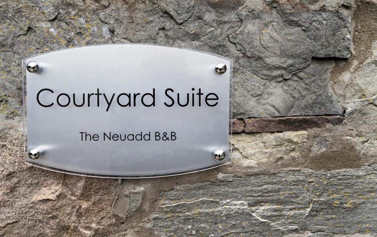 Neuadd B&B Suites Crickhowell Extérieur photo