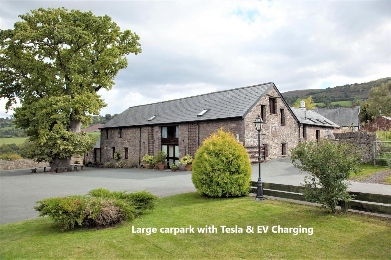 Neuadd B&B Suites Crickhowell Extérieur photo