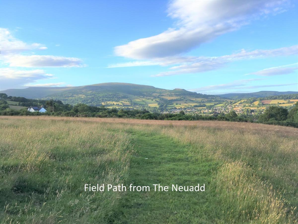 Neuadd B&B Suites Crickhowell Extérieur photo