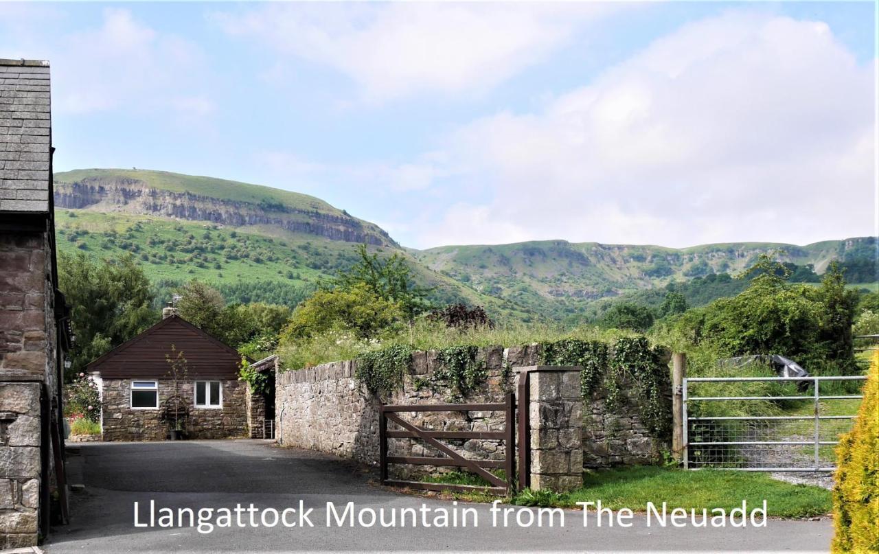 Neuadd B&B Suites Crickhowell Extérieur photo
