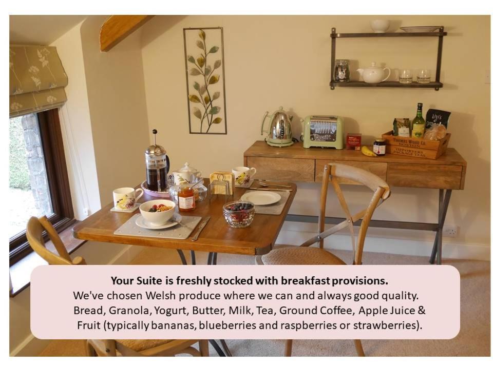 Neuadd B&B Suites Crickhowell Extérieur photo