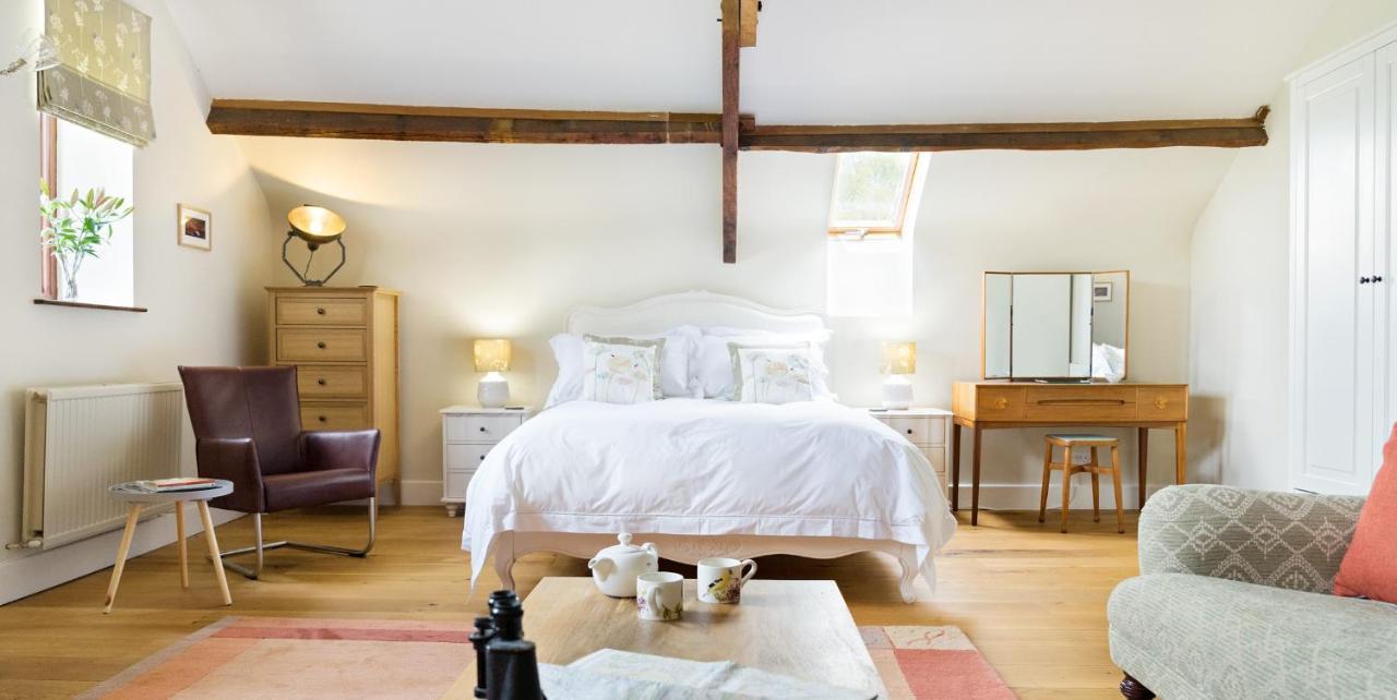 Neuadd B&B Suites Crickhowell Extérieur photo