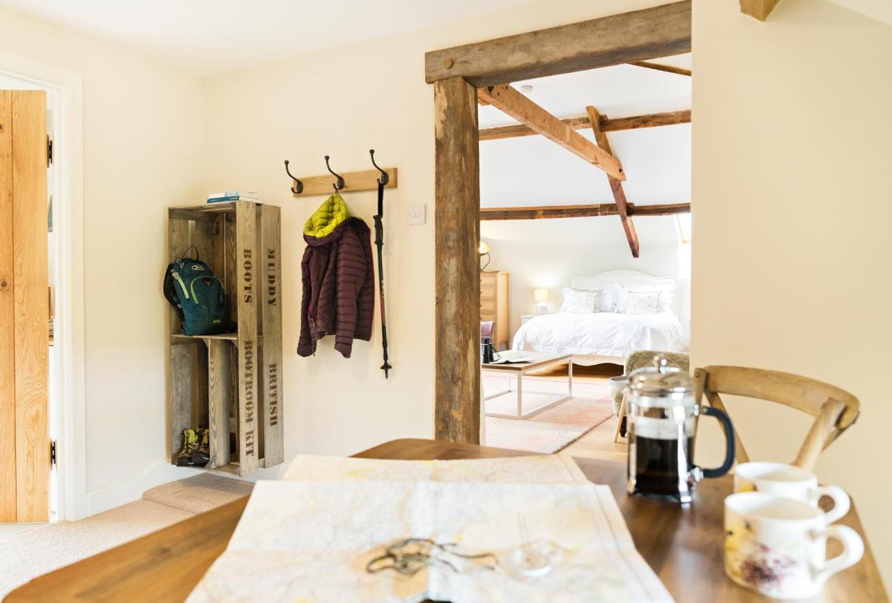 Neuadd B&B Suites Crickhowell Extérieur photo