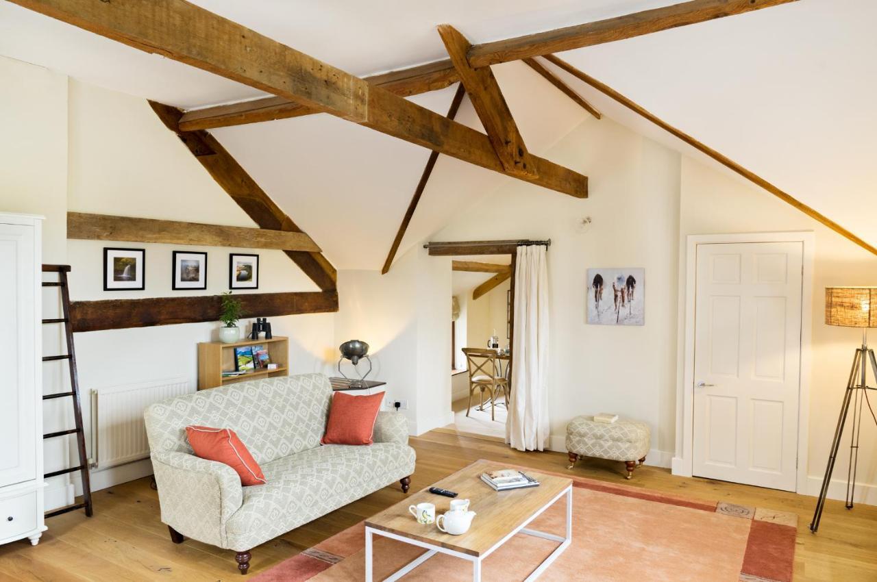 Neuadd B&B Suites Crickhowell Extérieur photo
