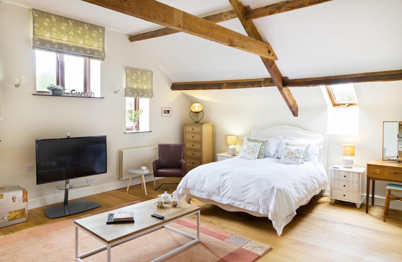 Neuadd B&B Suites Crickhowell Extérieur photo