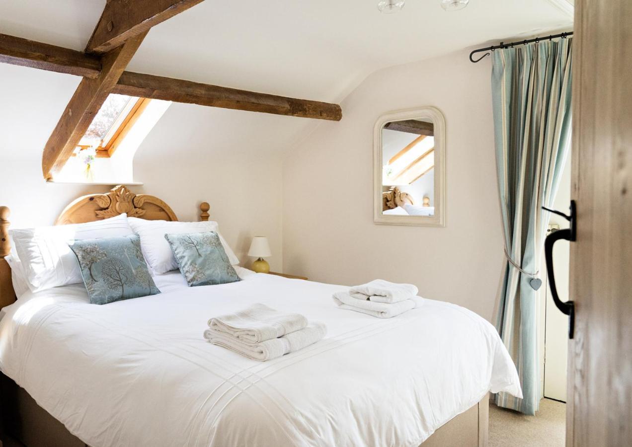 Neuadd B&B Suites Crickhowell Extérieur photo